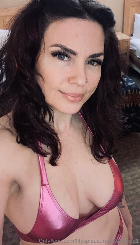 Lilyspleasuregardenfree1 beautiful model pic