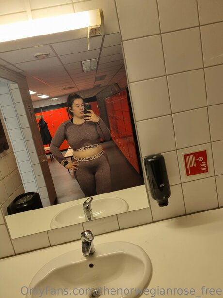 Thenorwegianrose Free nude model pictures