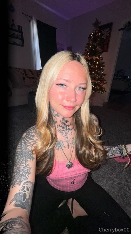 Cherrycream0 naked pornstar archive