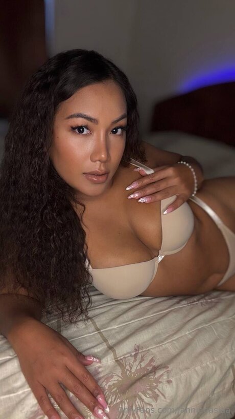 Jannieeasiaa star sex pictures