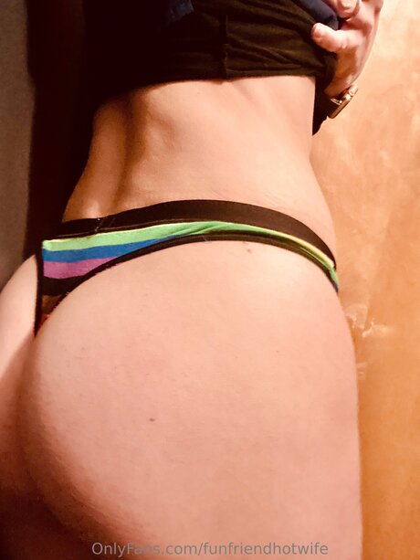 Funfriendhotwife art model image