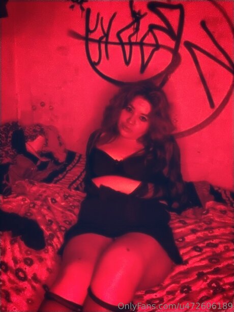 U472606189 star adult photos