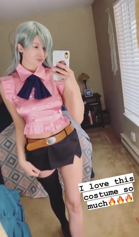 MooshMallow model exclusive pics