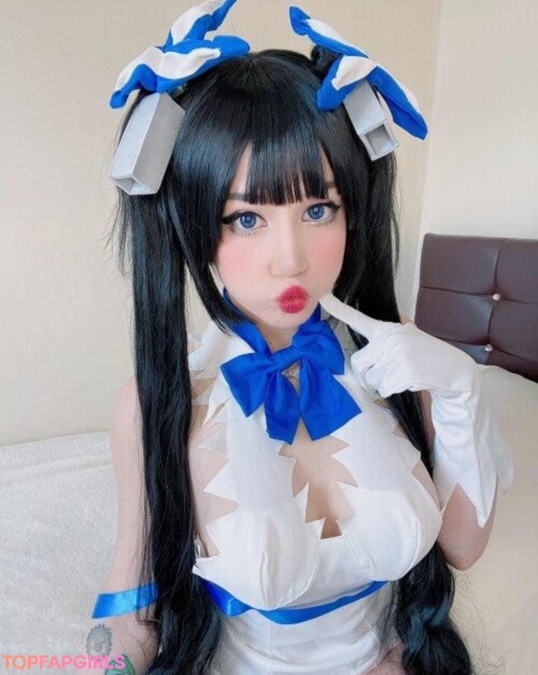 Minty Kitsune high quality model photos