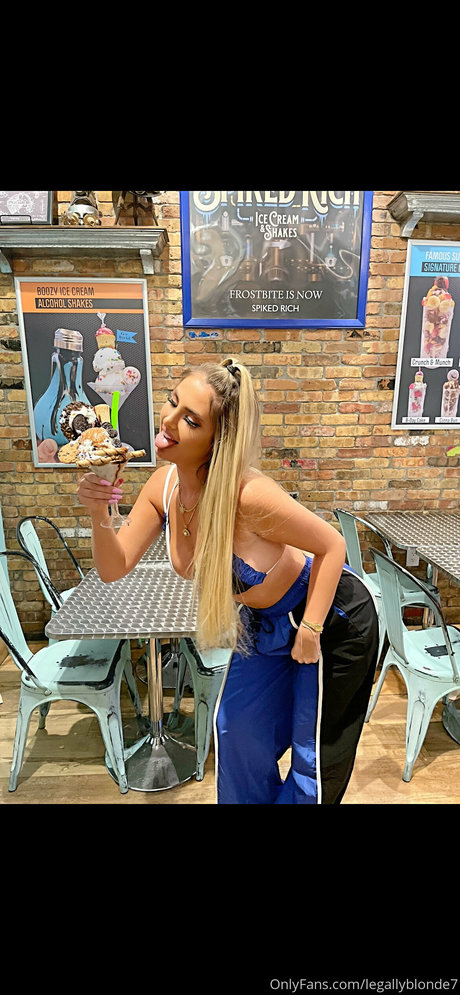 Legally Blonde sex model pictures