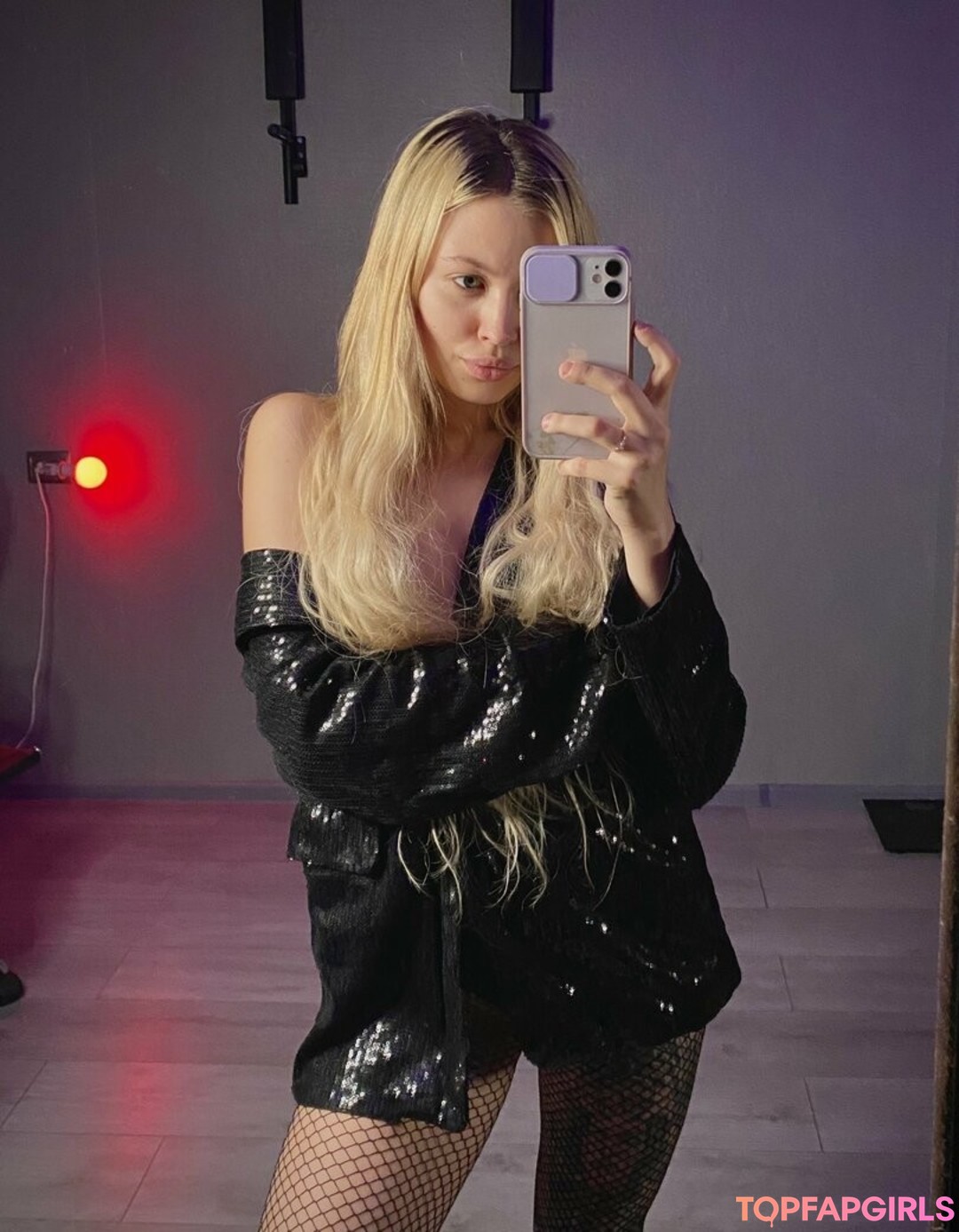 amy baby x nudes model img