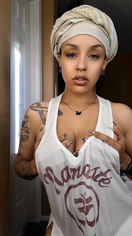 Goddess Orora Storm nice actress img