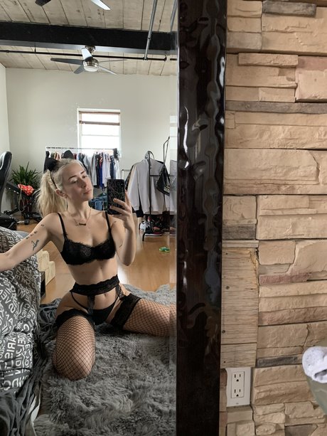 blonde midget onlyfans free naked image