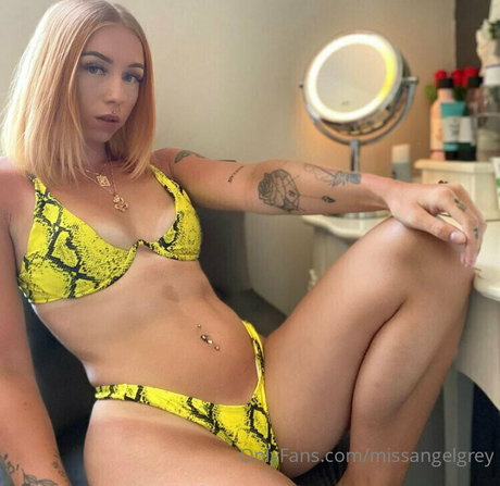 blonde masturbation onlyfans perfect pic