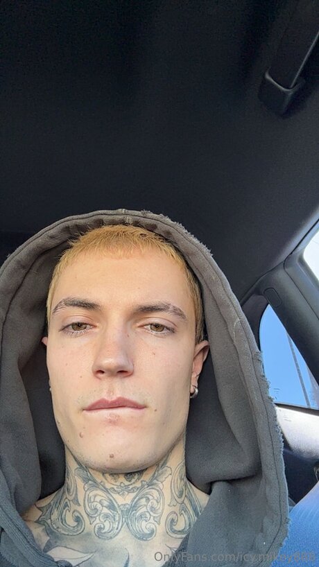 Icy Mikey888 free pornstar archive