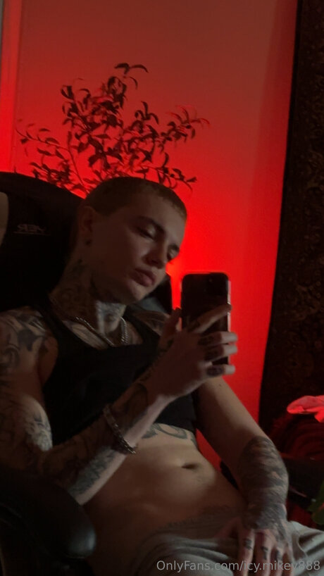 Icy Mikey888 nudes pornstar pic