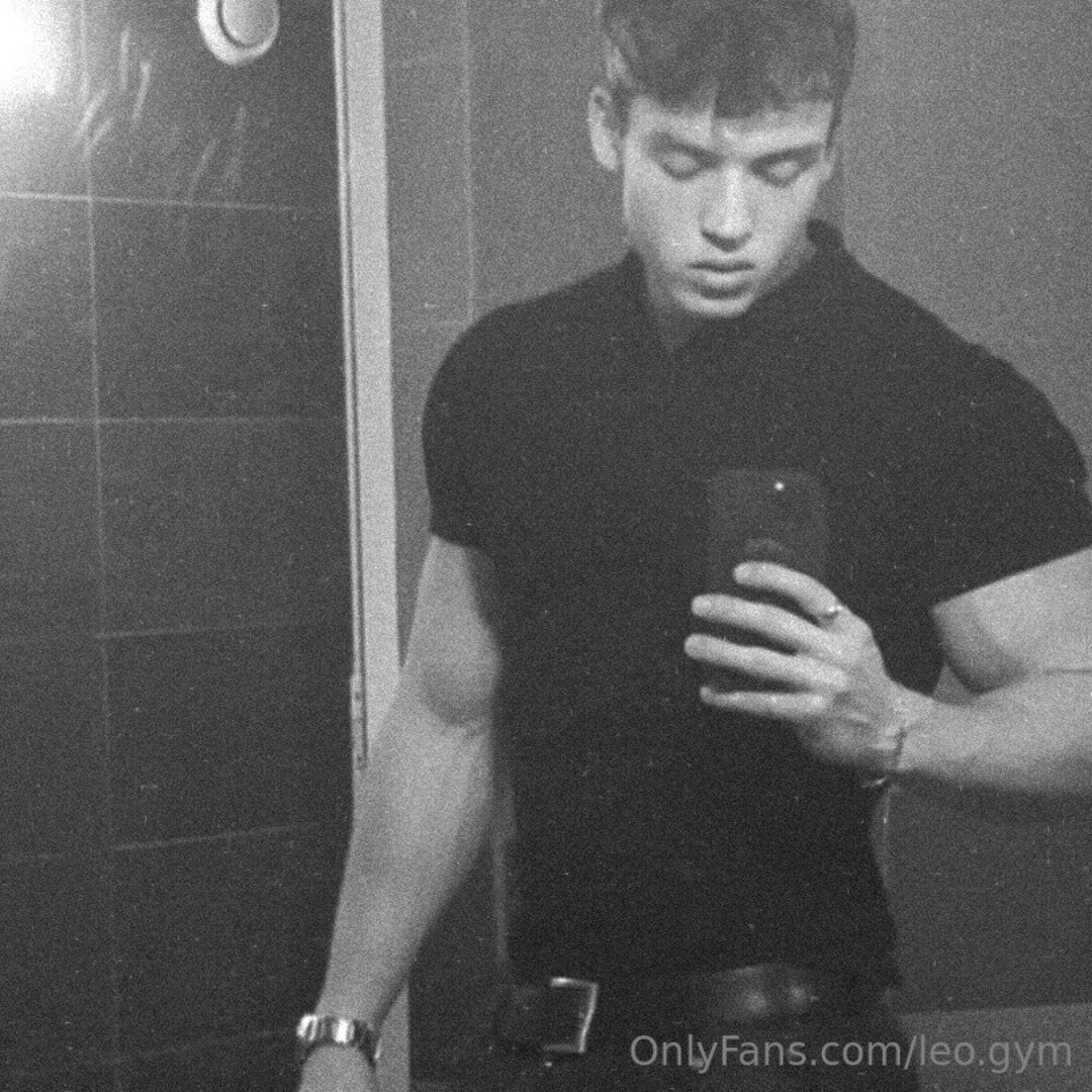 Leo Gym pornographic model pictures