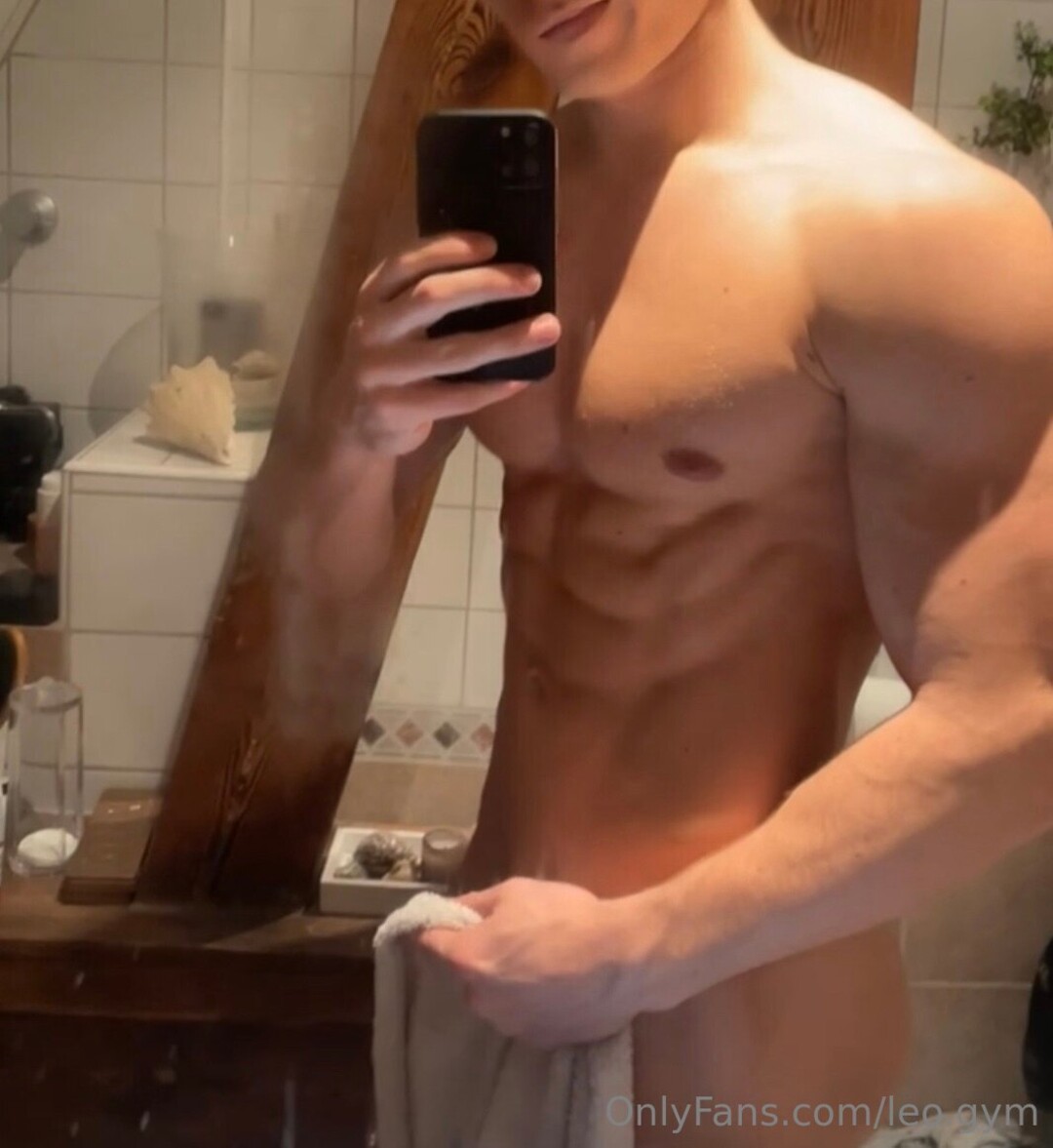 Leo Gym star hot images
