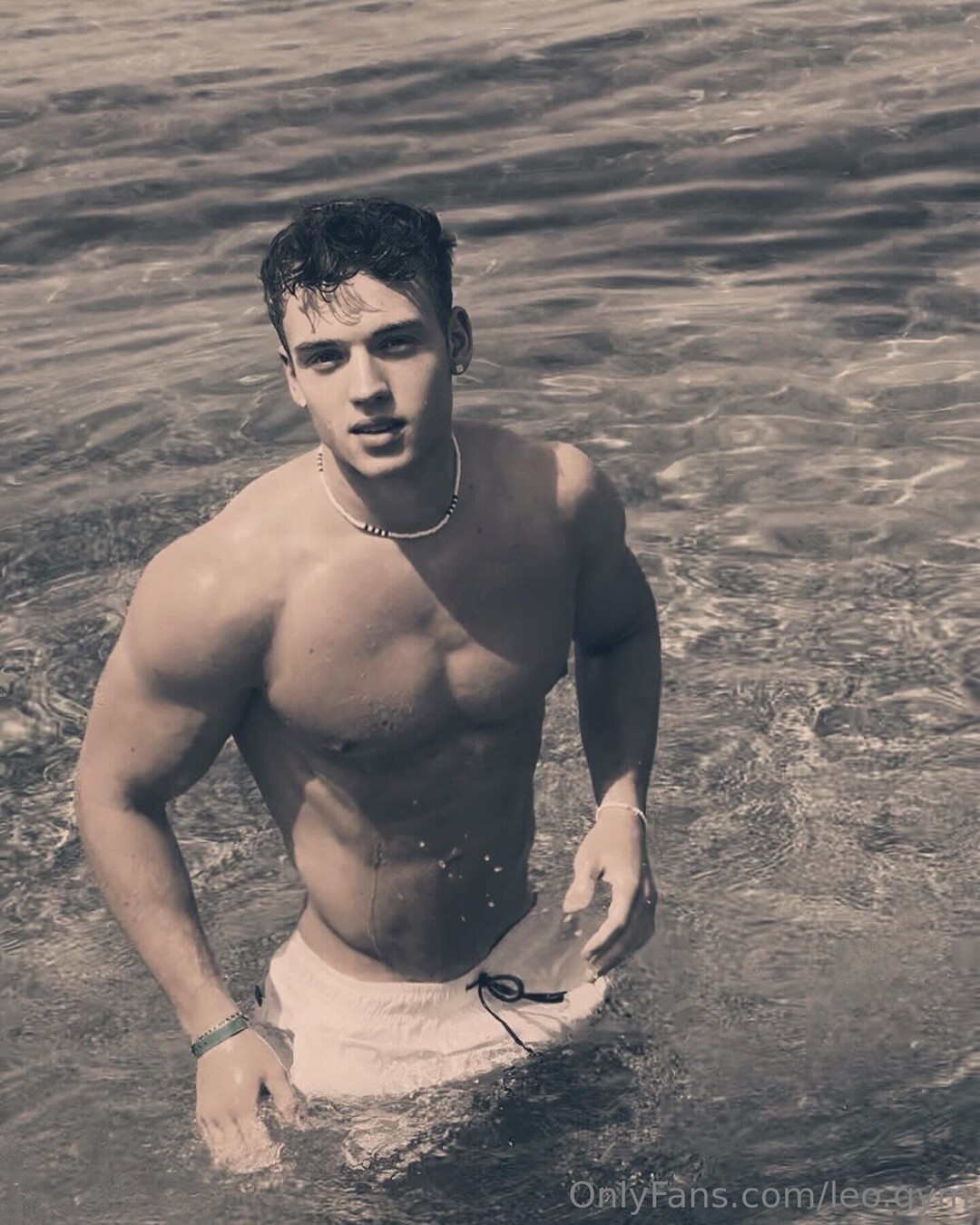 Leo Gym model best pictures
