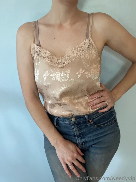 Weedyvip model nice picture