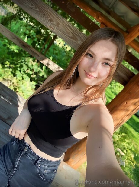 Mia Myrrr erotic model pics