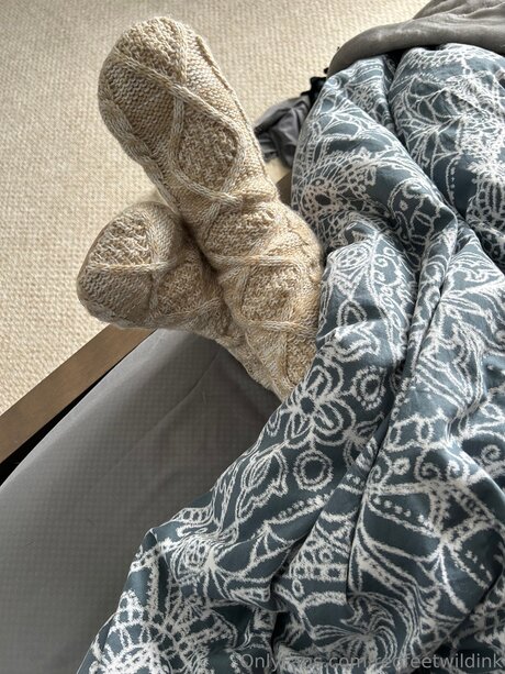 Redfeetwildink model perfect photos