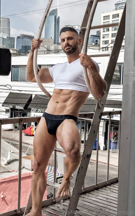 Thatmuscledguy top pornstar photo