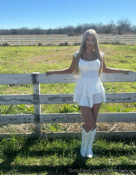 Victoriaaxxo pornstar art pic