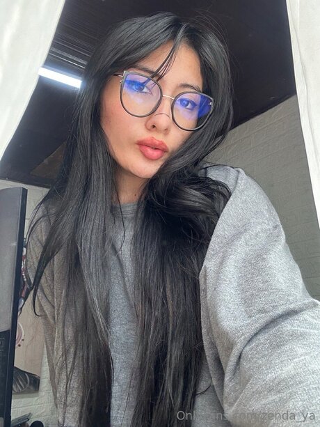 Zenda Ya pornstar pic
