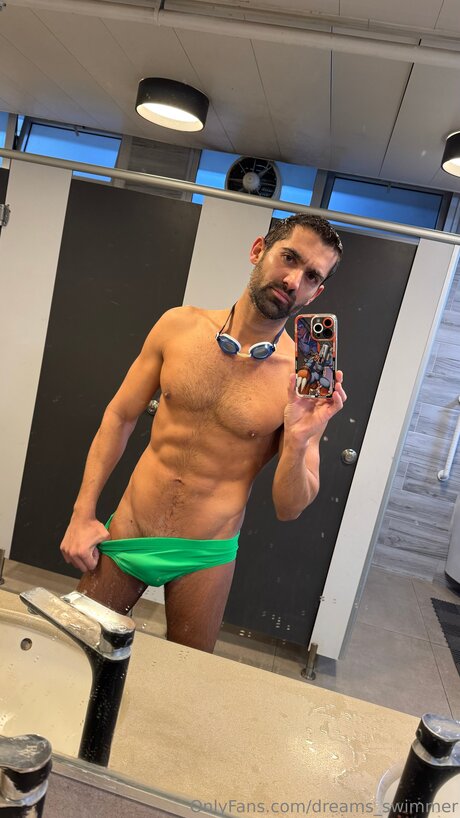 Dreams Swimmer model top images