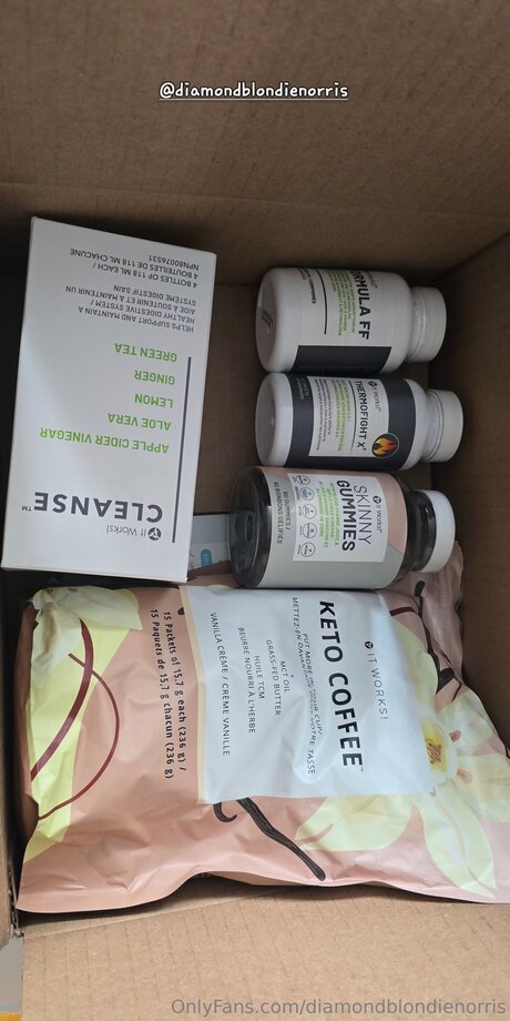 Diamondblondienorris star nude picture