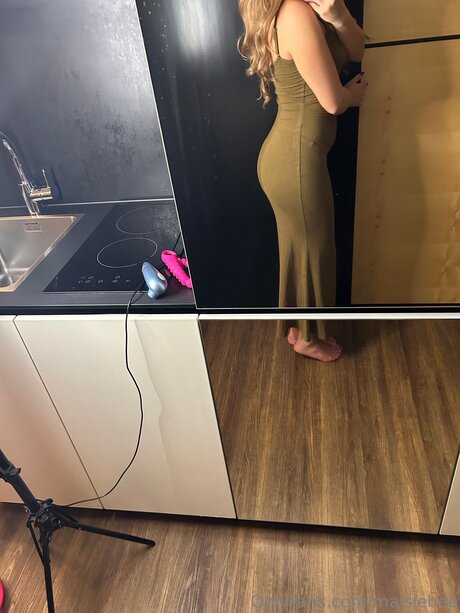 Maisiebee pornstar hot pictures