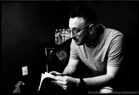 Theycallmeahri pornstar high quality pic