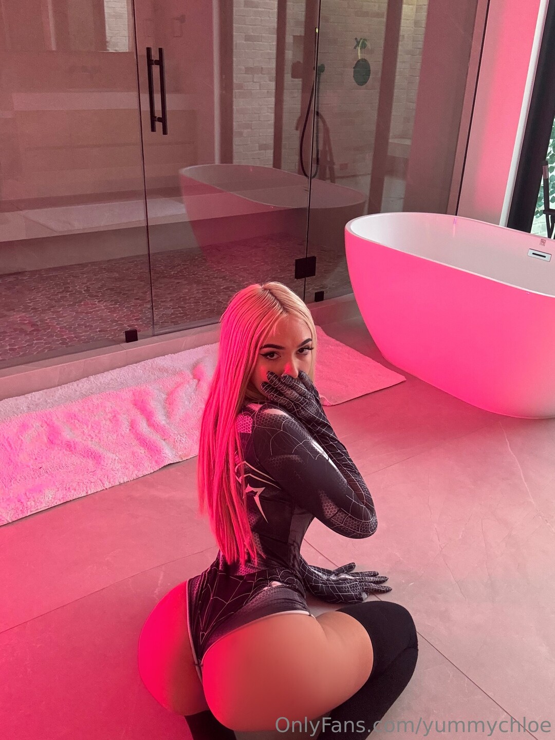 Yummychloe model hd images