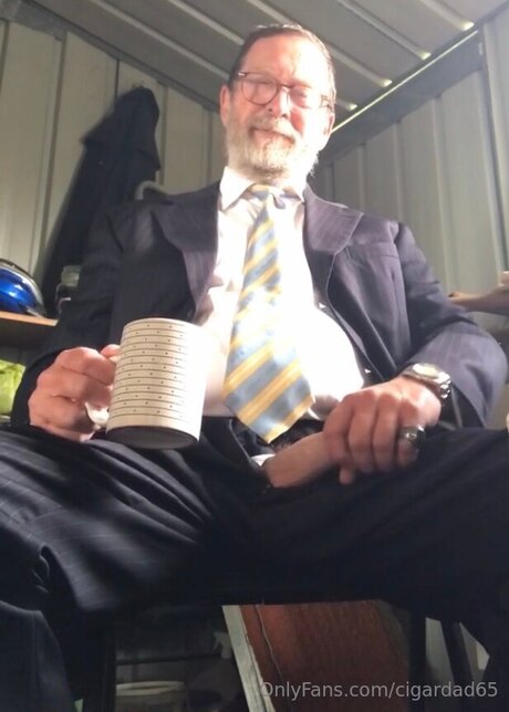 Cigardad65 profile image