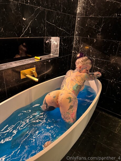 tiny onlyfans nudes archive