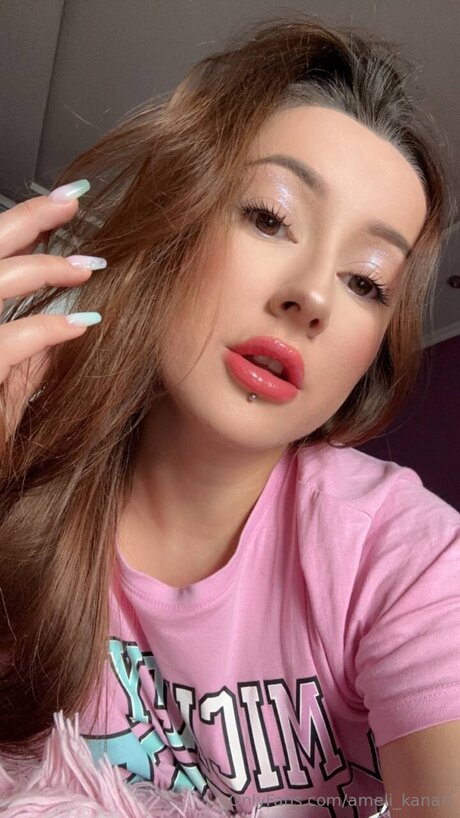 Ameli Kanari model erotic img