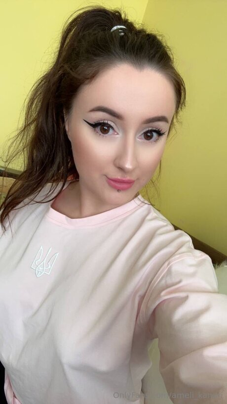 Ameli Kanari star erotic picture