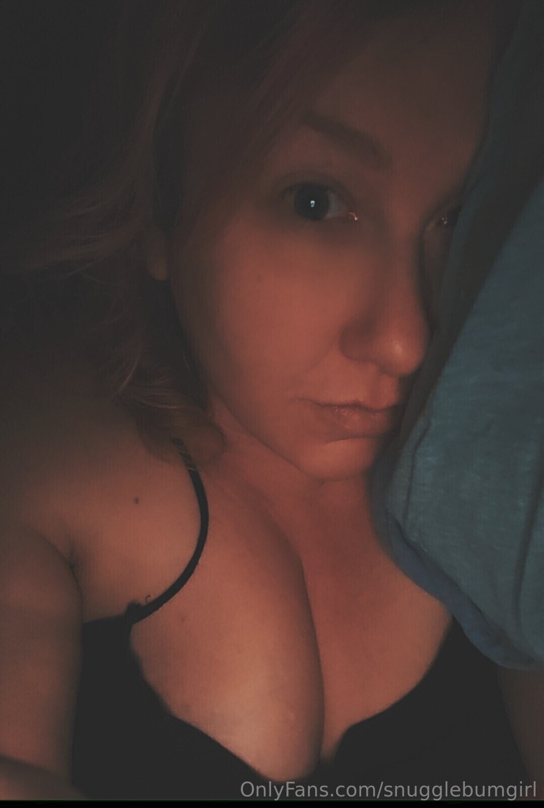 Snugglebumgirl pornographic model photo
