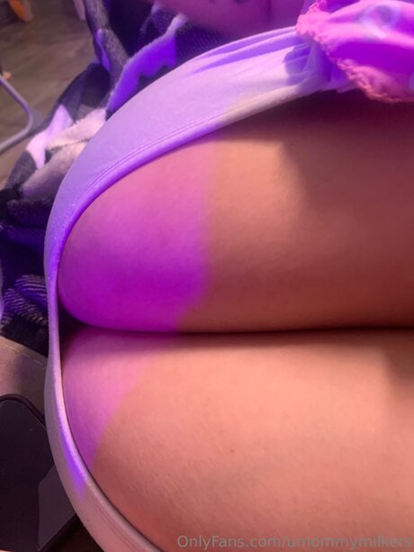 Umommymilkers model pornographic photo