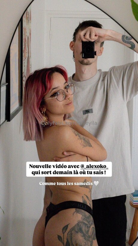 Mlleylla naked model image