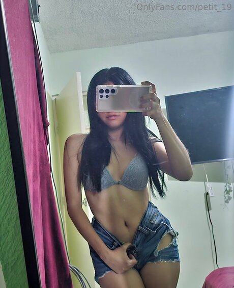 Petit 19 model adult pic