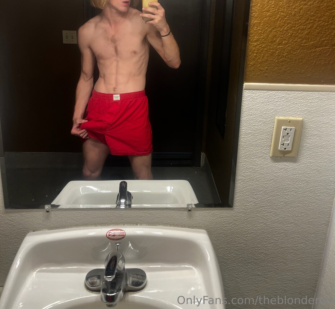 Theblonderod pornstar adult pics