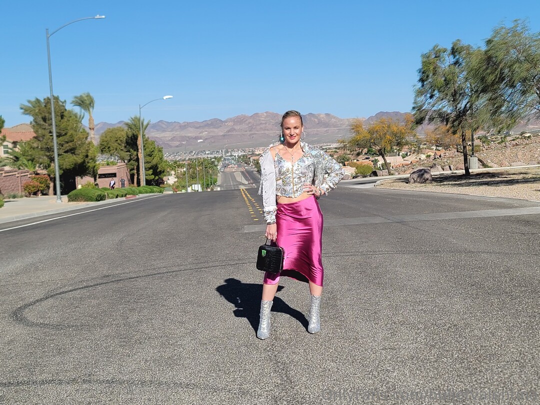 Bulletvalentina exclusive model photo