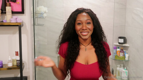 Amaraislive pornographic actress image