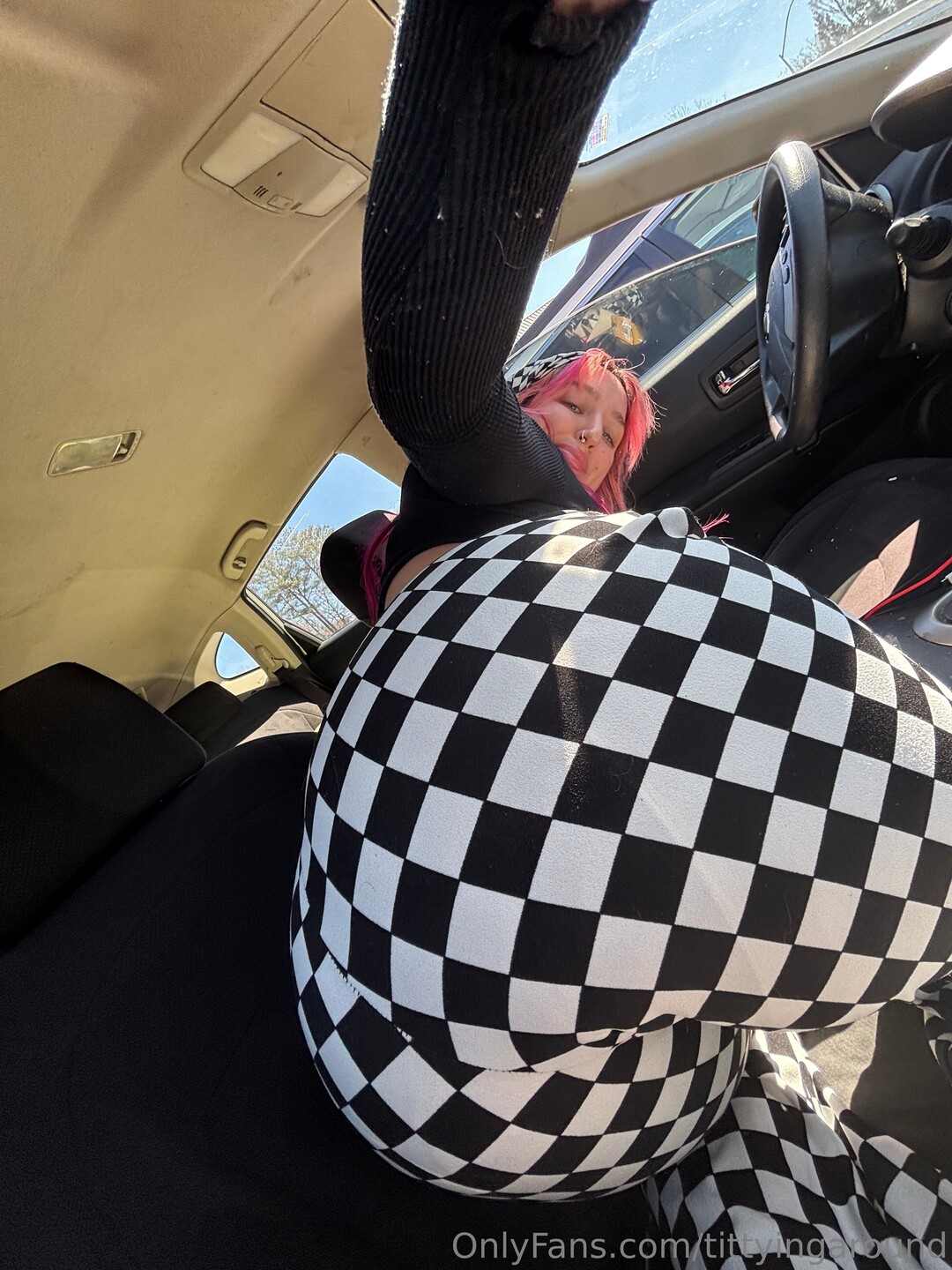 Tittyingaround star sex pics