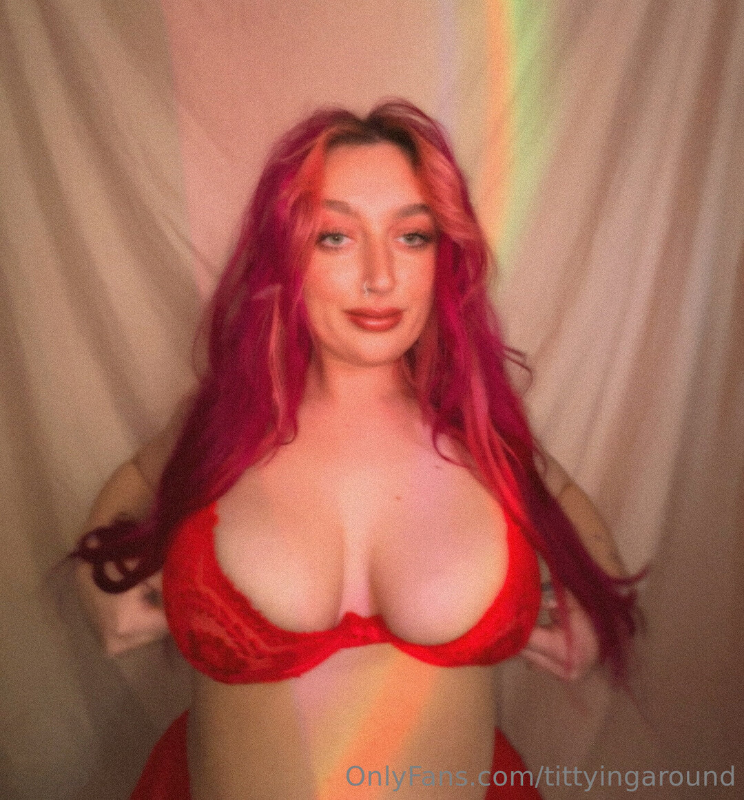 Tittyingaround adult star img