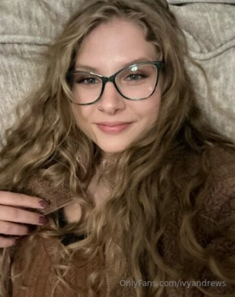 Ivyandrews top profile image