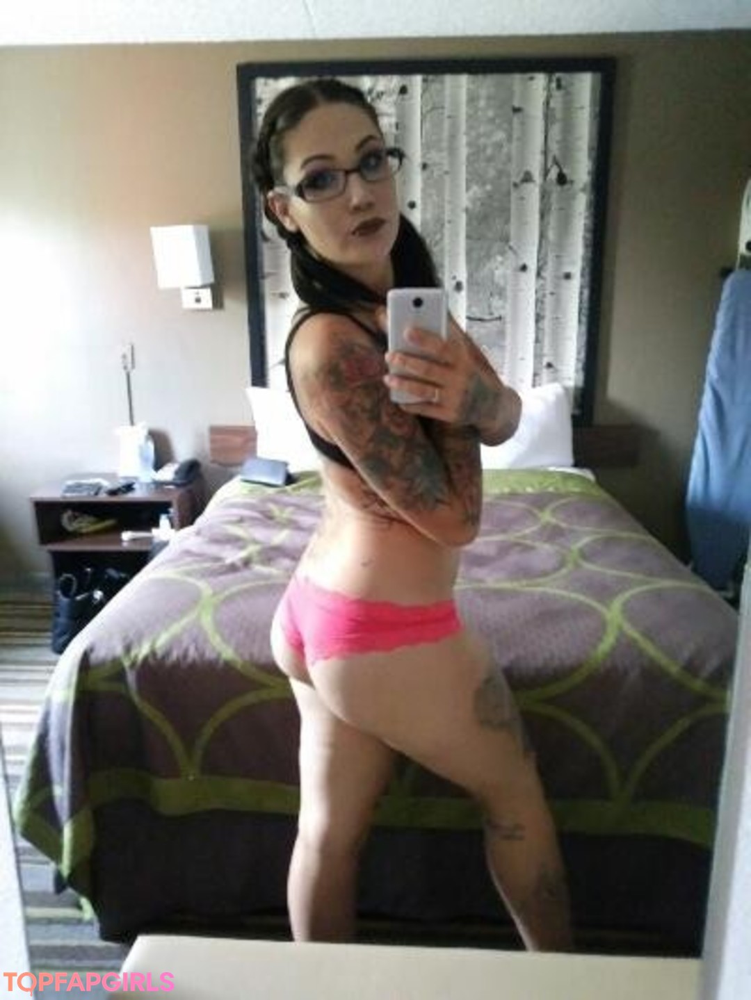 Tattooed Queen 92 model beautiful pic