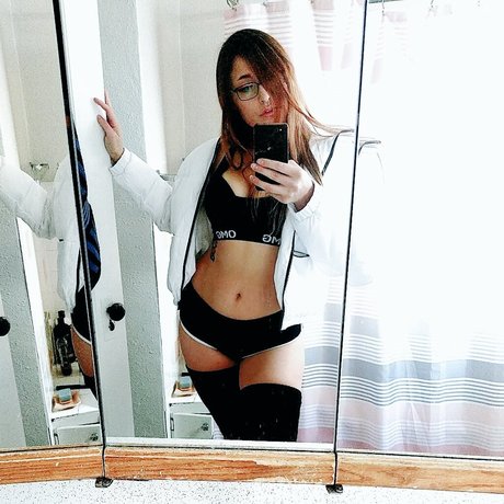 Tillyxluna pornographic actress photos