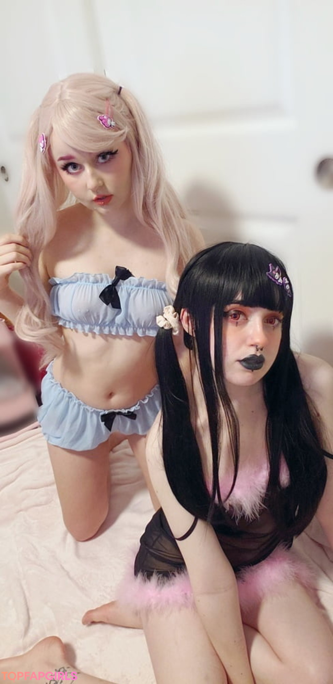 Peachie Sweetie model pornographic pictures