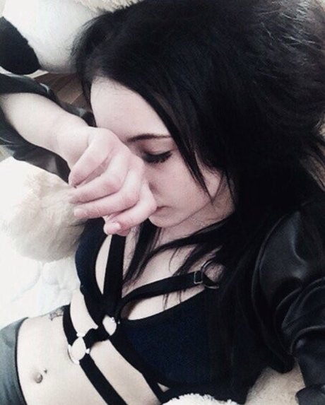 Ganja Babe top model img