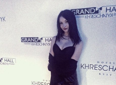 Ganja Babe naked model pic