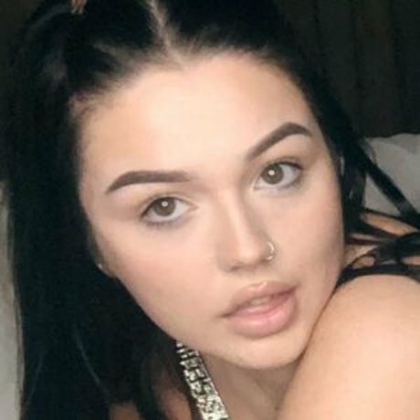 KatyLouise model hot picture