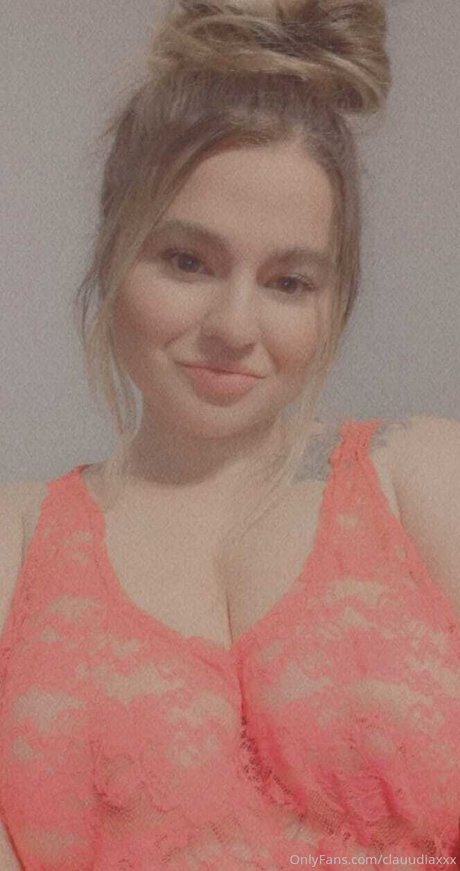 Claudia Lussier hd actress pictures